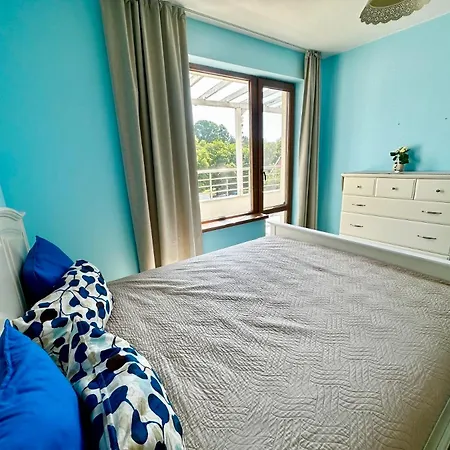 Apartament Parkside & *